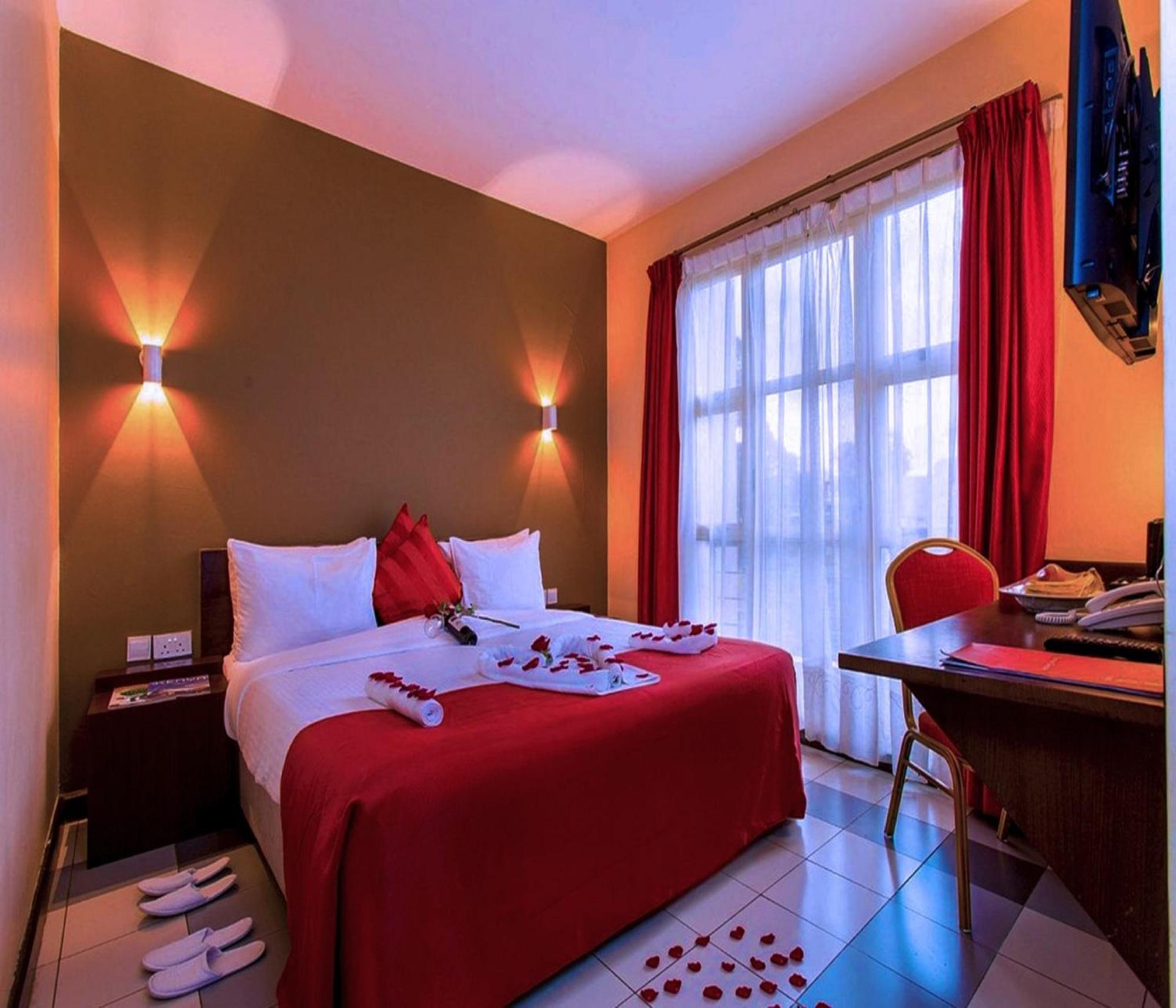 Hotel Qaribu 3*