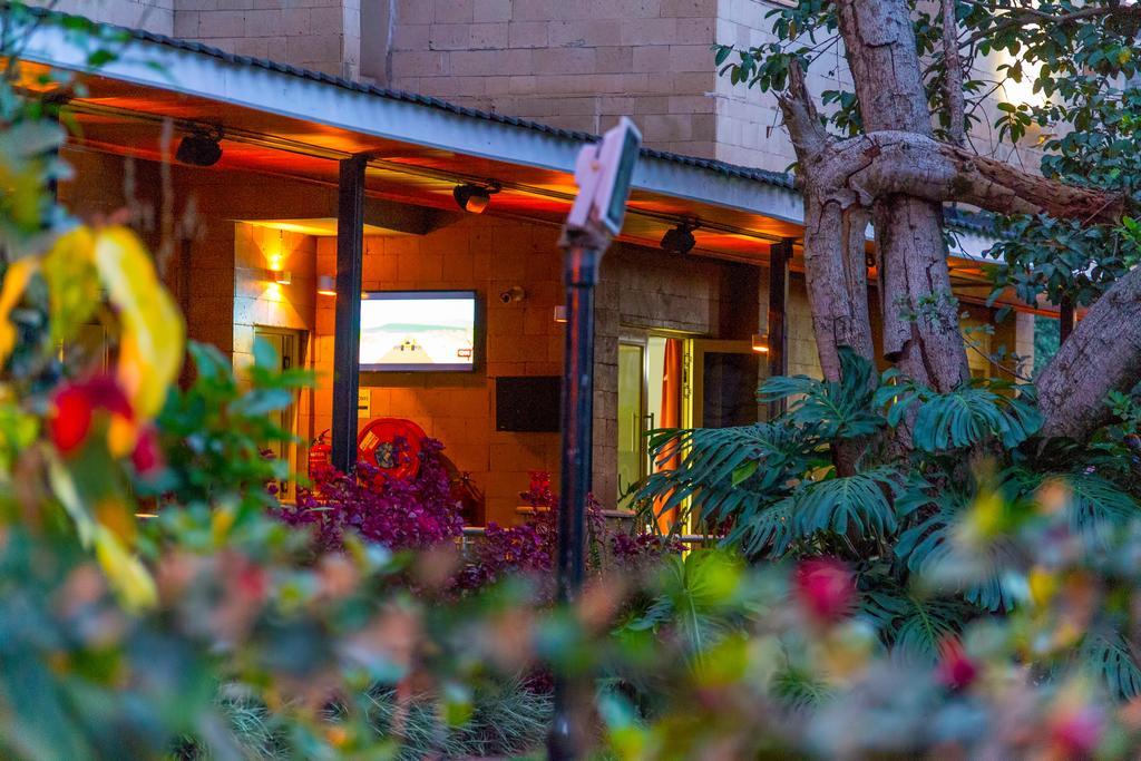 Qaribu Hotel 3*